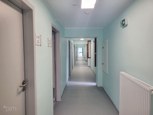 Wnętrze korytarza w odnowionej części w DPS