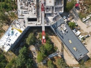 Prace na dachu widziane okiem drona