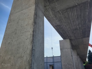 Betonowe podpory hali