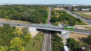 Wiadukt w ciągu ul. Golęcińskiej - w tle wiadukt w ciągu ul. Lutyckiej