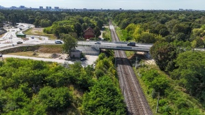 Wiadukt w ciągu ul. Golęcińskiej - widoczne nowe rondo na ul. Podolańskiej
