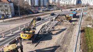 Maszyny budowlane podczas prac rozbiórkowych