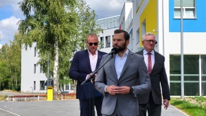 konferencja prasowa zapowiadająca otwarcie szkoły na Strzeszynie 