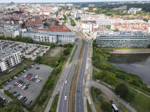 Widok z drona na inwestycję od strony Ostrowa Tumskiego 