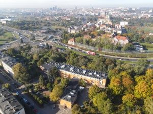 Dom Pomocy Społecznej widziany z perspektywy lotu ptaka - w tle Ostrów Tumski