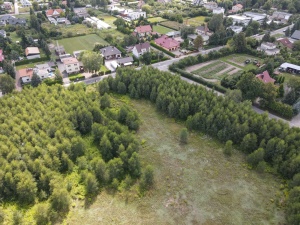 widok z lotu ptaka na działkę u zbiegu ulic Jagodowej i Roślinnej