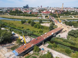 Budowa mostów Berdychowskich widziana z perspektywy lotu ptaka