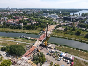 Budowa mostów Berdychowskich widziana z perspektywy lotu ptaka