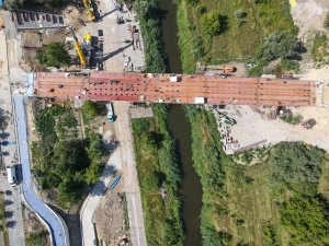 Budowa mostów Berdychowskich widziana z perspektywy lotu ptaka
