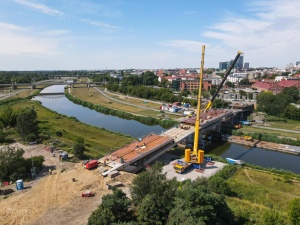Budowa mostów Berdychowskich widziana z perspektywy lotu ptaka
