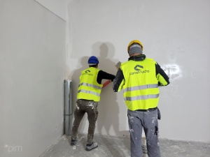Prace wykończeniowe w budynku SP 68