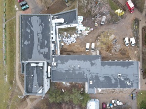 Widok z góry na nowy dach SP 68