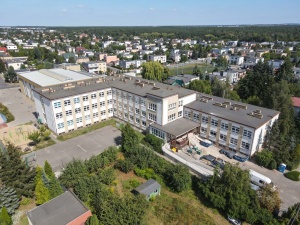 Szkoła widziana z perspektywy lotu ptaka