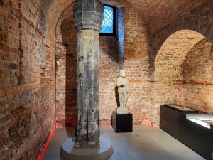Oryginalny pręgierz znajdujący się w Muzeum Historii Miasta Poznania