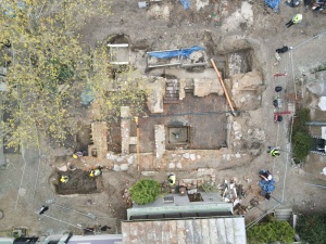 widok prac archeologicznych z lotu ptaka