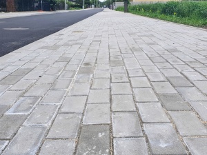 Chodnik na ul. Rozwadowskiej po remoncie