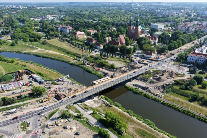 Trwające prace rozbiórkowe na północnej nitce Moście Chrobrego